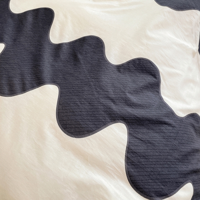 91家纺网 家纺一手货源 找家纺 昔可 2022新款开学季全棉卡通印花学生三件套 黑波纹