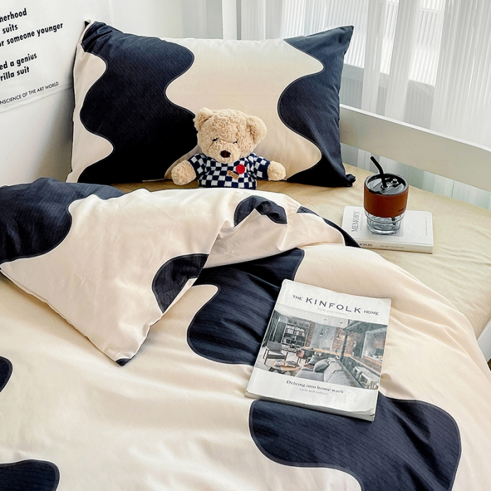 91家纺网 家纺一手货源 找家纺 昔可 2022新款开学季全棉卡通印花学生三件套 黑波纹