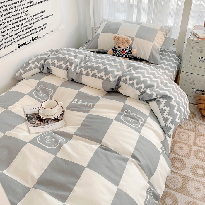 91家纺网 家纺一手货源 找家纺 昔可 2022新款开学季全棉卡通印花学生三件套 灰格熊