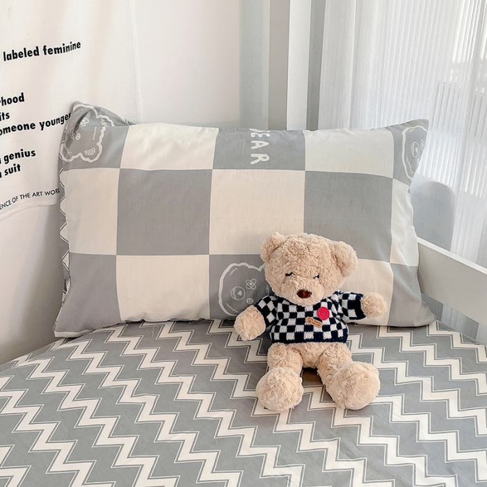 91家纺网 家纺一手货源 找家纺 昔可 2022新款开学季全棉卡通印花学生三件套 灰格熊