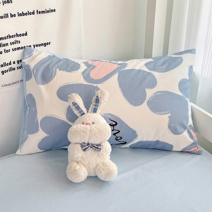 91家纺网 家纺一手货源 找家纺 昔可 2022新款开学季全棉卡通印花学生三件套 撞色爱心蓝