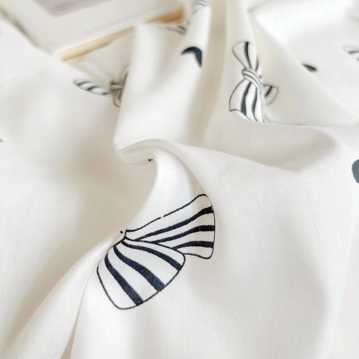 91家纺网 家纺一手货源 找家纺 昔可 2022新款开学季全棉卡通印花学生三件套 黑白爱心蝴蝶结