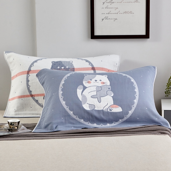 91家纺网 家纺一手货源 找家纺 朴尔2022新款朴尔纯色全棉三层定位枕巾（一对装） 幸运小猫浅蓝