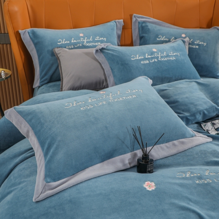 91家纺网 家纺一手货源 找家纺 优姿家纺 2022新款拼角10斤牛奶绒四件套 暗香-宝石蓝