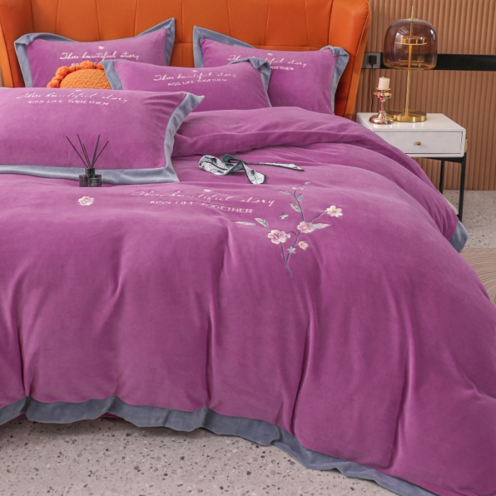 91家纺网 家纺一手货源 找家纺 优姿家纺 2022新款拼角10斤牛奶绒四件套 暗香-千代紫