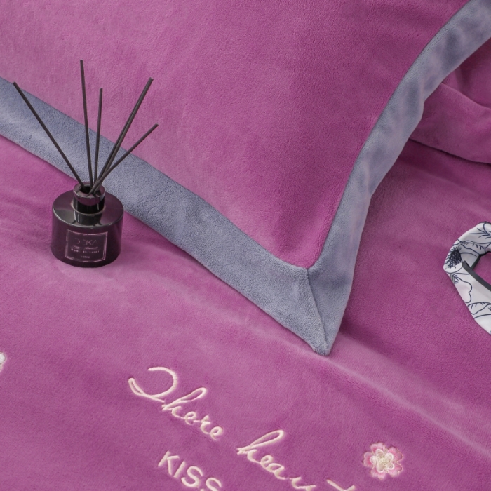 91家纺网 家纺一手货源 找家纺 优姿家纺 2022新款拼角10斤牛奶绒四件套 暗香-千代紫