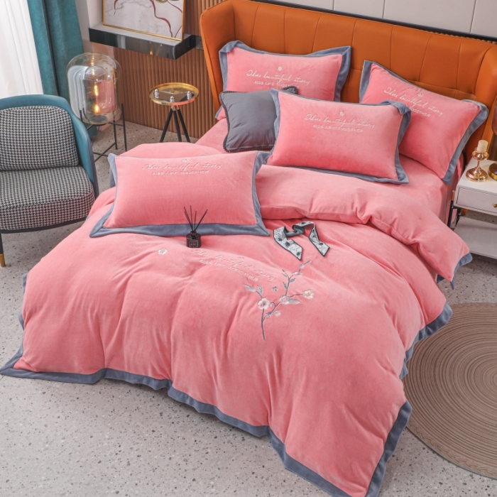 91家纺网 家纺一手货源 找家纺 优姿家纺 2022新款拼角10斤牛奶绒四件套 暗香-少女粉