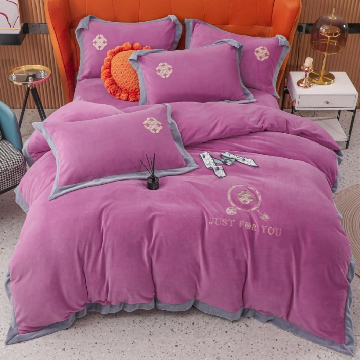 91家纺网 家纺一手货源 找家纺 优姿家纺 2022新款拼角10斤牛奶绒四件套 相约时尚-千代紫