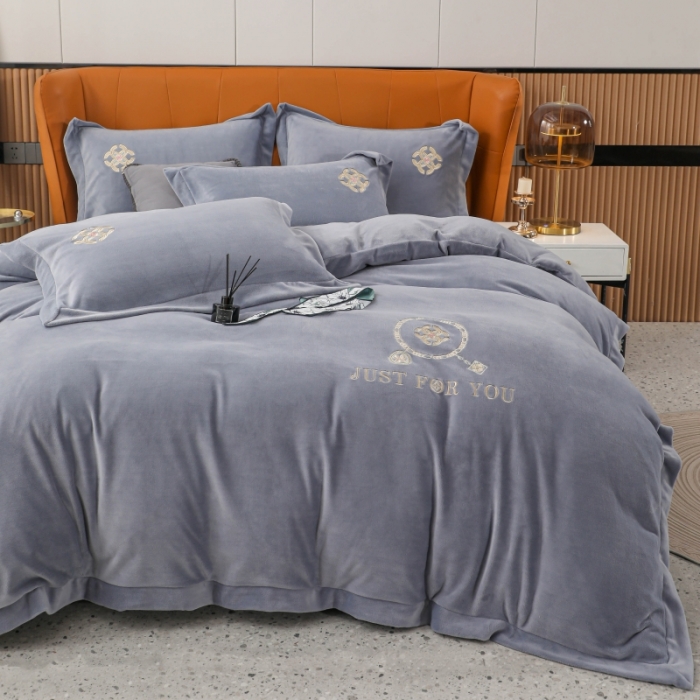 91家纺网 家纺一手货源 找家纺 优姿家纺 2022新款拼角10斤牛奶绒四件套 相约时尚-太空灰