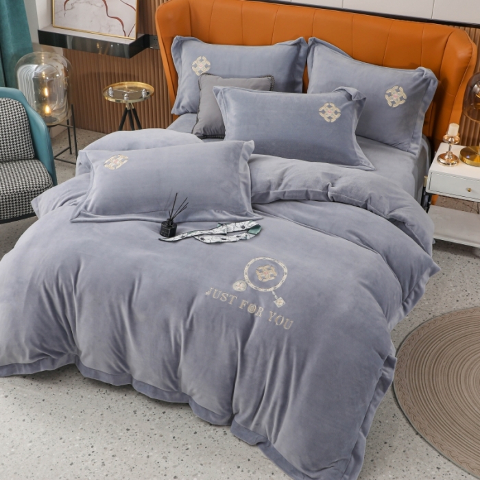 91家纺网 家纺一手货源 找家纺 优姿家纺 2022新款拼角10斤牛奶绒四件套 相约时尚-太空灰