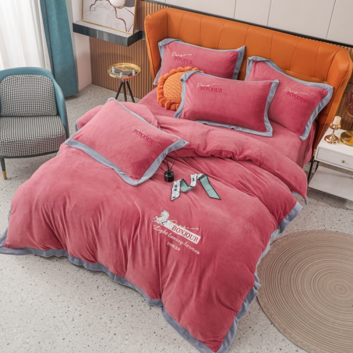 91家纺网 家纺一手货源 找家纺 优姿家纺 2022新款拼角10斤牛奶绒四件套 重温经典-豆沙