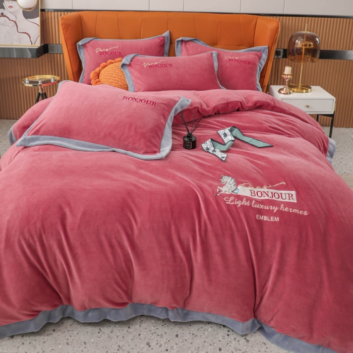 91家纺网 家纺一手货源 找家纺 优姿家纺 2022新款拼角10斤牛奶绒四件套 重温经典-豆沙