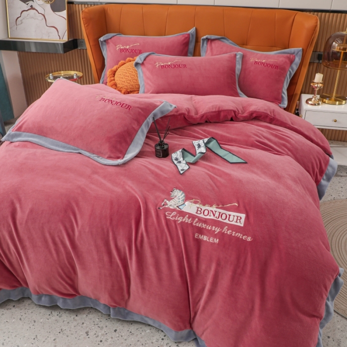 91家纺网 家纺一手货源 找家纺 优姿家纺 2022新款拼角10斤牛奶绒四件套 重温经典-豆沙