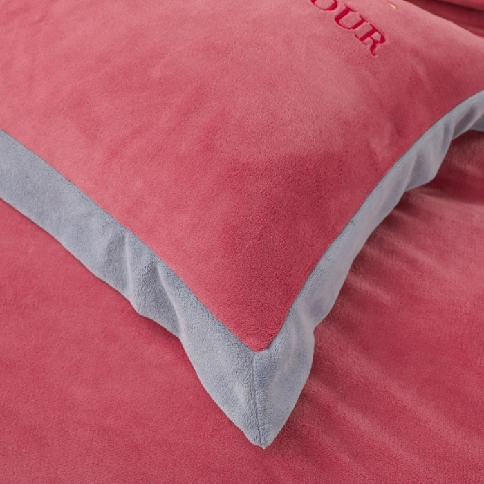 91家纺网 家纺一手货源 找家纺 优姿家纺 2022新款拼角10斤牛奶绒四件套 重温经典-豆沙