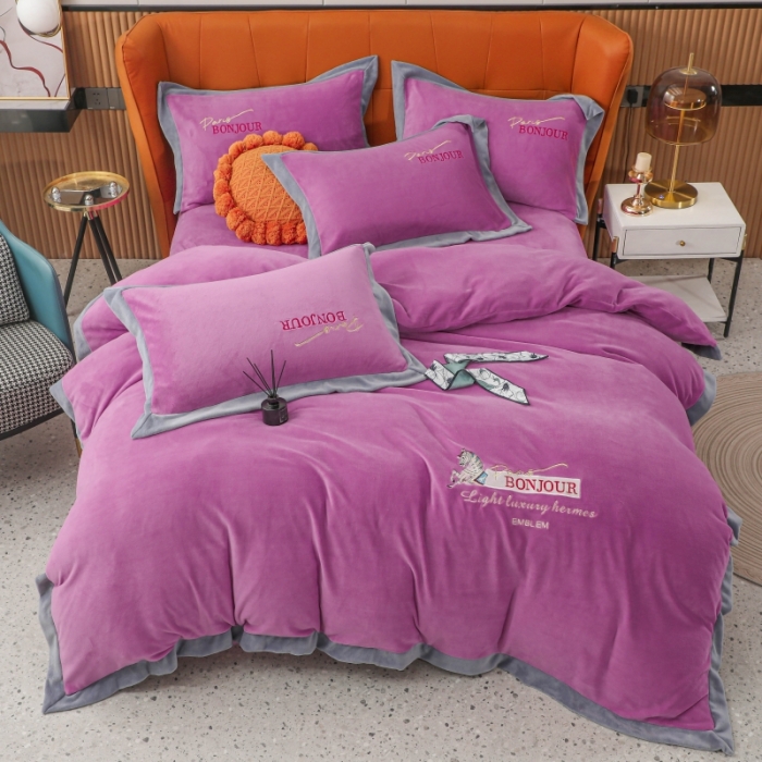 91家纺网 家纺一手货源 找家纺 优姿家纺 2022新款拼角10斤牛奶绒四件套 重温经典-千代紫