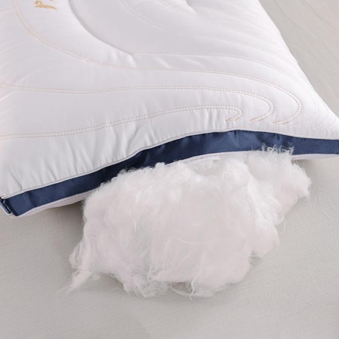 91家纺网 家纺一手货源 找家纺 全棉撞色刺绣绗缝立体护颈枕芯分区羽丝绒助眠枕头定型家用保健枕