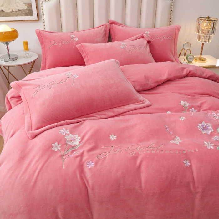 91家纺网 家纺一手货源 找家纺 （总）优姿家纺 2022新款宽边10斤牛奶绒四件套