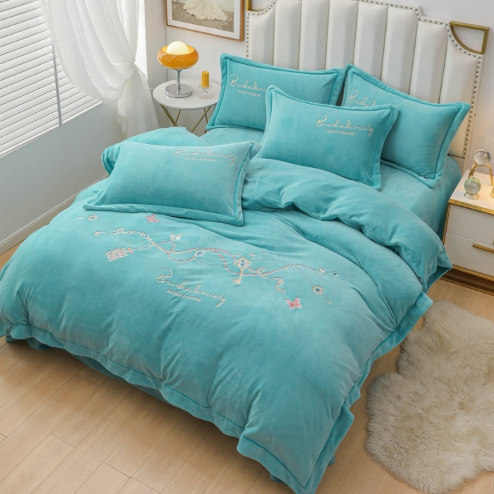 91家纺网 家纺一手货源 找家纺 优姿家纺 2022新款宽边10斤牛奶绒四件套 爱情密码-孔雀蓝