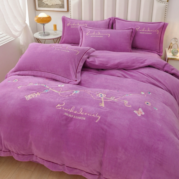 91家纺网 家纺一手货源 找家纺 优姿家纺 2022新款宽边10斤牛奶绒四件套 爱情密码-千代紫