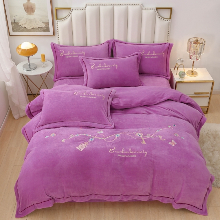 91家纺网 家纺一手货源 找家纺 优姿家纺 2022新款宽边10斤牛奶绒四件套 爱情密码-千代紫