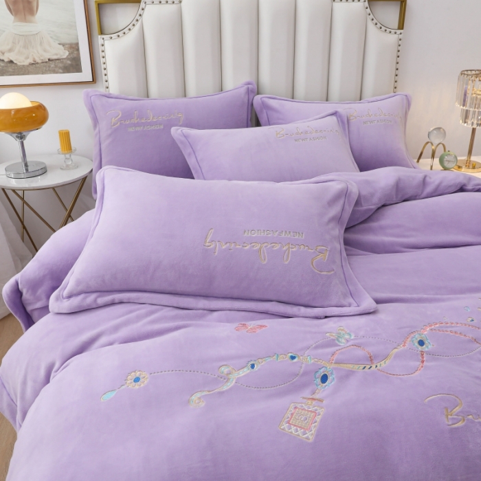91家纺网 家纺一手货源 找家纺 优姿家纺 2022新款宽边10斤牛奶绒四件套 爱情密码-紫
