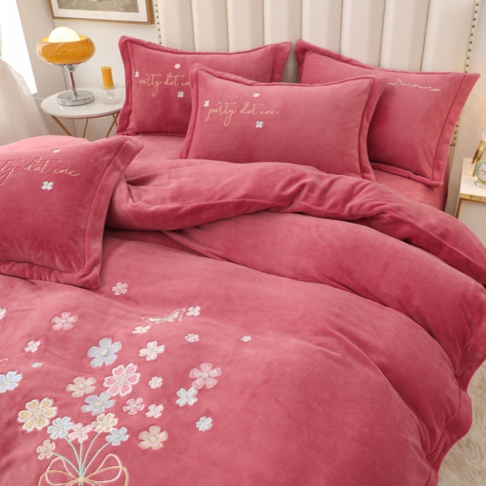 91家纺网 家纺一手货源 找家纺 优姿家纺 2022新款宽边10斤牛奶绒四件套 蝶舞花开-豆沙