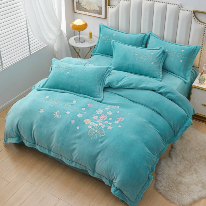 91家纺网 家纺一手货源 找家纺 优姿家纺 2022新款宽边10斤牛奶绒四件套 蝶舞花开-湖蓝