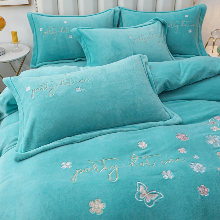 91家纺网 家纺一手货源 找家纺 优姿家纺 2022新款宽边10斤牛奶绒四件套 蝶舞花开-湖蓝