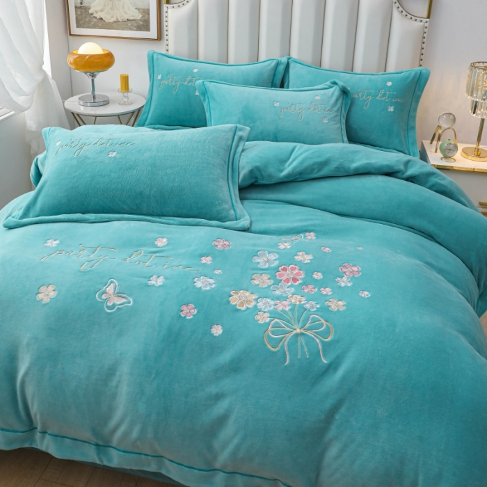 91家纺网 家纺一手货源 找家纺 优姿家纺 2022新款宽边10斤牛奶绒四件套 蝶舞花开-湖蓝