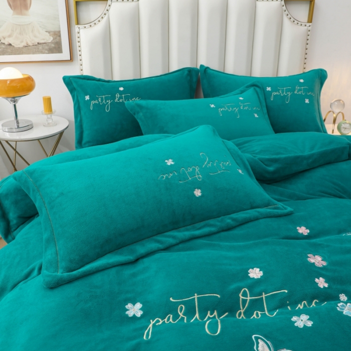 91家纺网 家纺一手货源 找家纺 优姿家纺 2022新款宽边10斤牛奶绒四件套 蝶舞花开-孔雀蓝