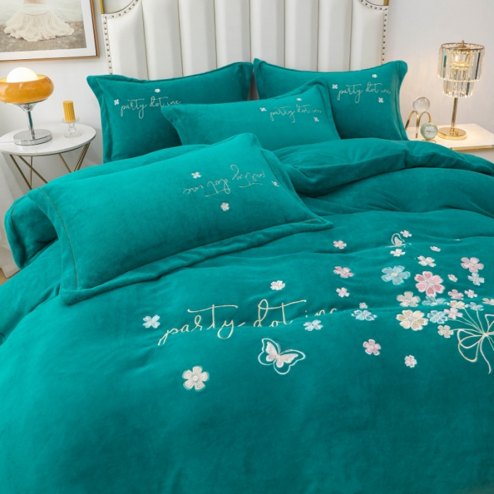 91家纺网 家纺一手货源 找家纺 优姿家纺 2022新款宽边10斤牛奶绒四件套 蝶舞花开-孔雀蓝