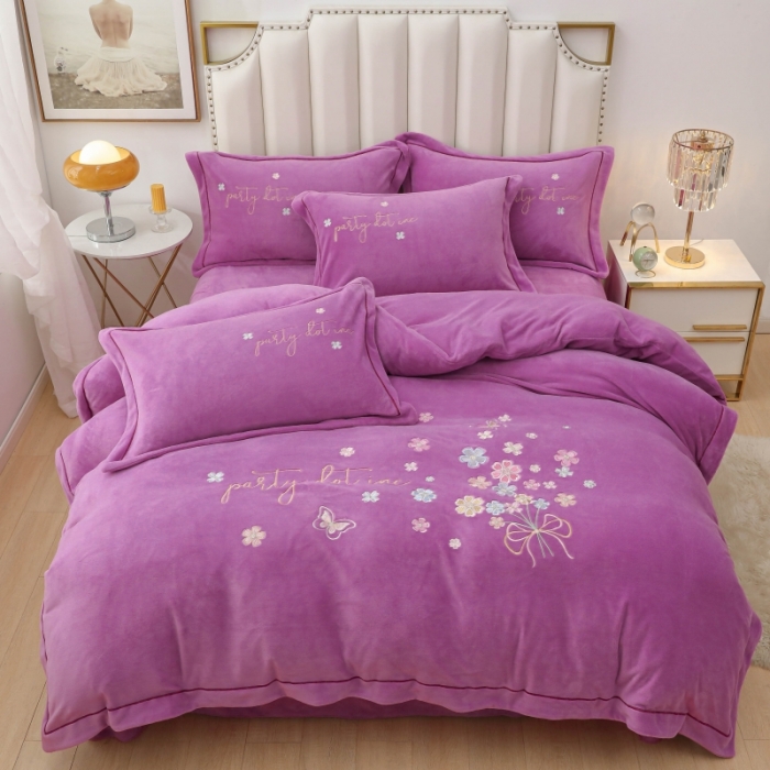 91家纺网 家纺一手货源 找家纺 优姿家纺 2022新款宽边10斤牛奶绒四件套 蝶舞花开-千代紫
