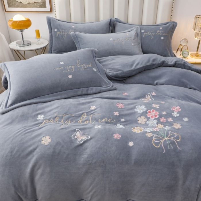 91家纺网 家纺一手货源 找家纺 优姿家纺 2022新款宽边10斤牛奶绒四件套 蝶舞花开-太空灰