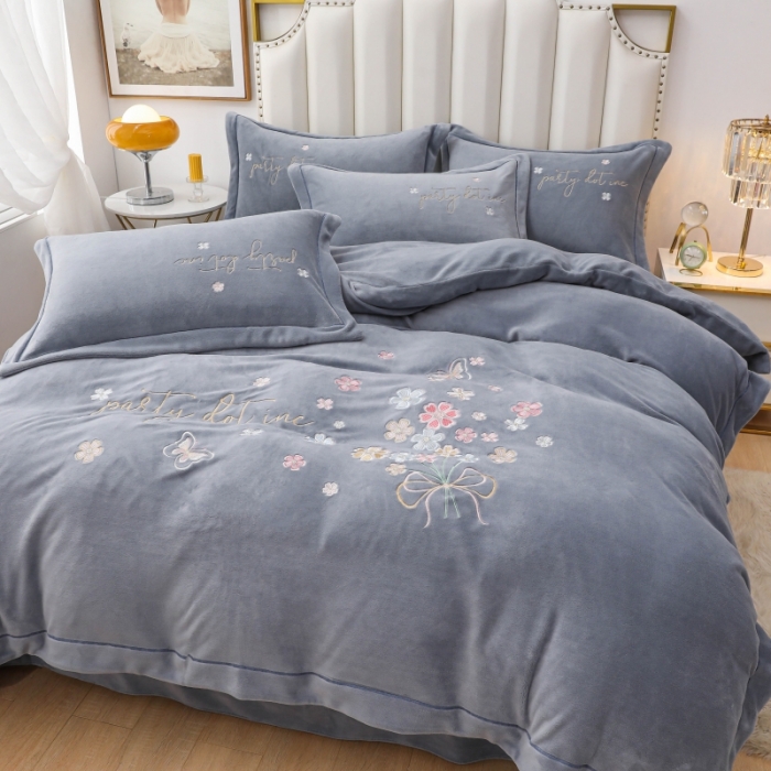 91家纺网 家纺一手货源 找家纺 优姿家纺 2022新款宽边10斤牛奶绒四件套 蝶舞花开-太空灰