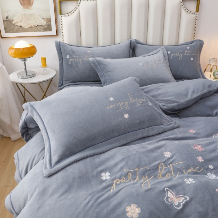 91家纺网 家纺一手货源 找家纺 优姿家纺 2022新款宽边10斤牛奶绒四件套 蝶舞花开-太空灰