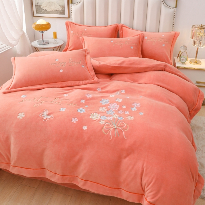 91家纺网 家纺一手货源 找家纺 优姿家纺 2022新款宽边10斤牛奶绒四件套 蝶舞花开-香妃桔