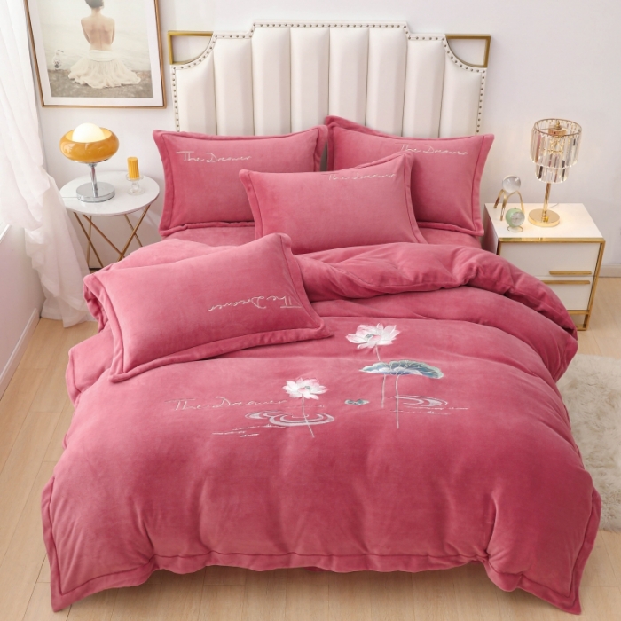 91家纺网 家纺一手货源 找家纺 优姿家纺 2022新款宽边10斤牛奶绒四件套 荷塘月色-豆沙