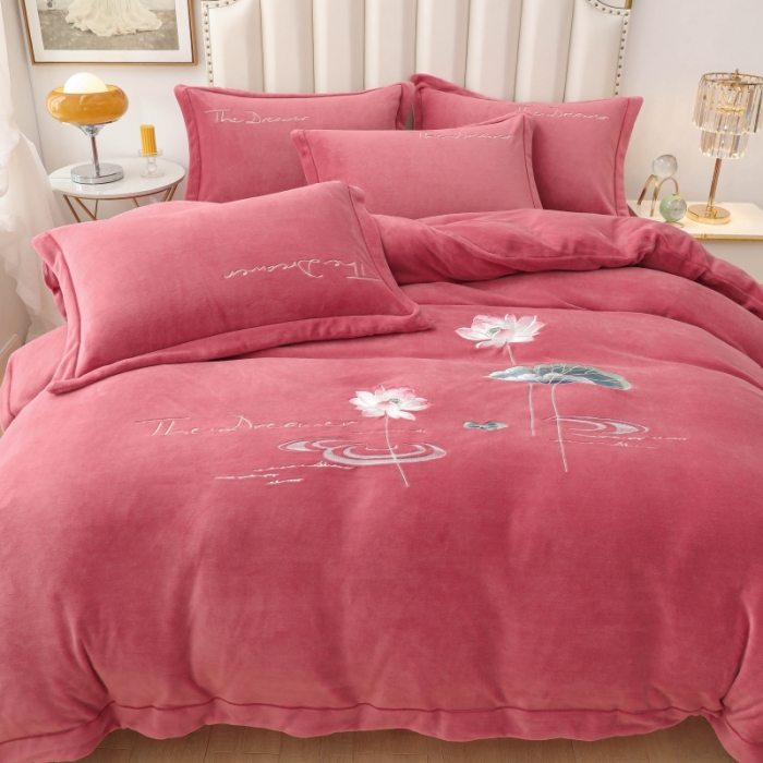 91家纺网 家纺一手货源 找家纺 优姿家纺 2022新款宽边10斤牛奶绒四件套 荷塘月色-豆沙