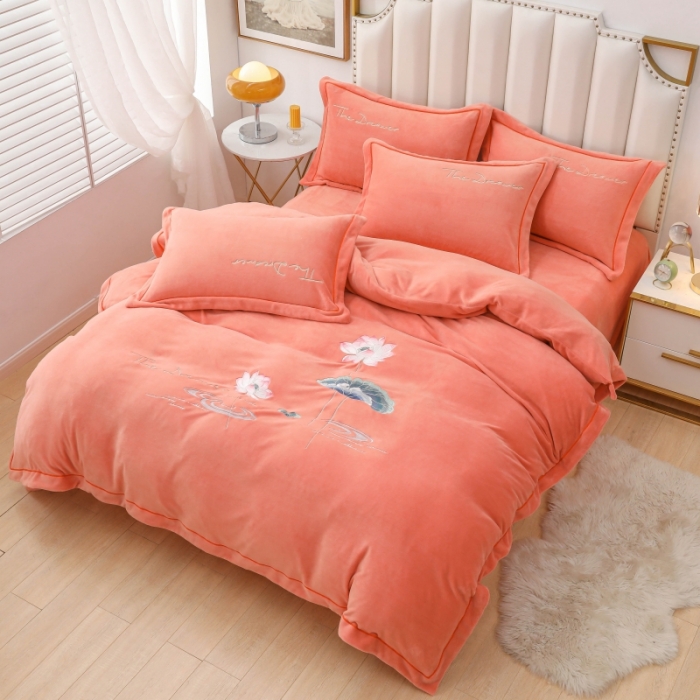 91家纺网 家纺一手货源 找家纺 优姿家纺 2022新款宽边10斤牛奶绒四件套 荷塘月色-香妃桔