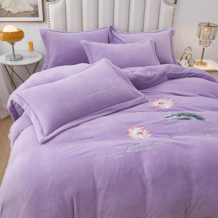 91家纺网 家纺一手货源 找家纺 优姿家纺 2022新款宽边10斤牛奶绒四件套 荷塘月色-紫