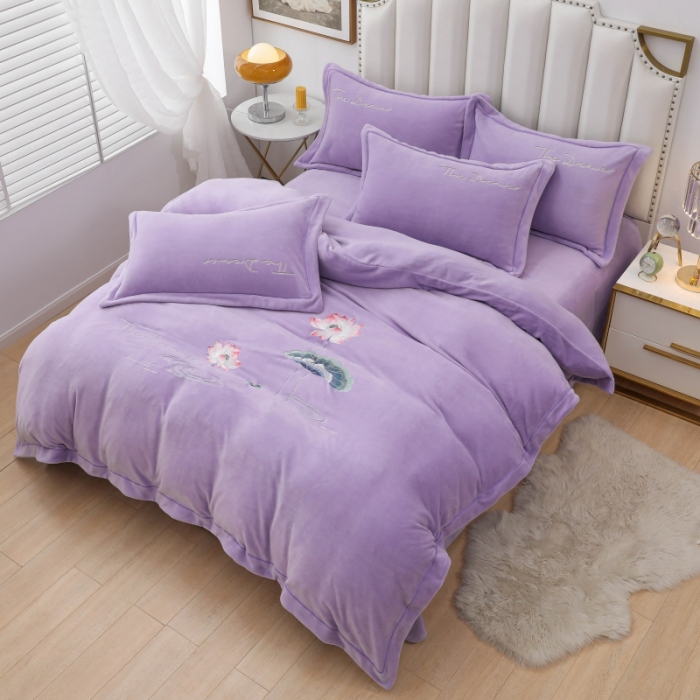 91家纺网 家纺一手货源 找家纺 优姿家纺 2022新款宽边10斤牛奶绒四件套 荷塘月色-紫