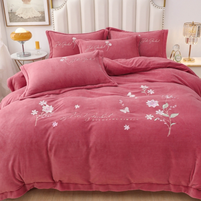 91家纺网 家纺一手货源 找家纺 优姿家纺 2022新款宽边10斤牛奶绒四件套 紫色花语-豆沙