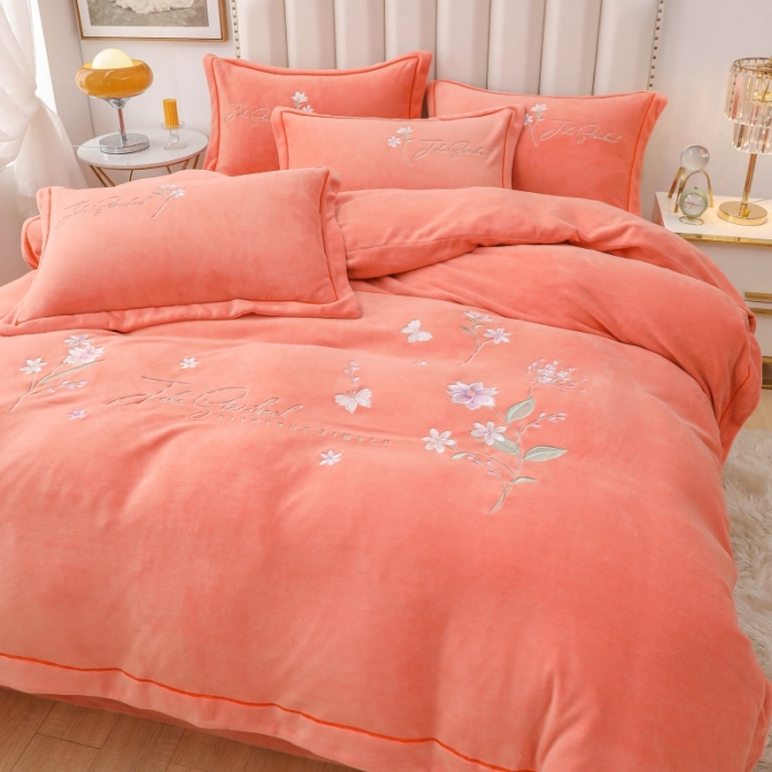 91家纺网 家纺一手货源 找家纺 优姿家纺 2022新款宽边10斤牛奶绒四件套 紫色花语-香妃桔