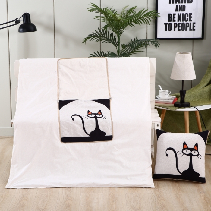 91家纺网 家纺一手货源 找家纺 素玖抱枕被 2023新款磨毛印刷抱枕被 黑猫