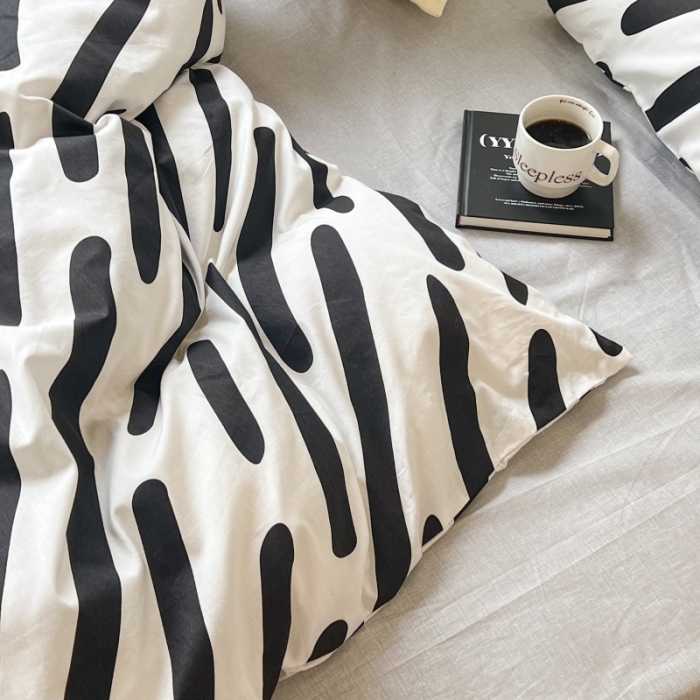 91家纺网 家纺一手货源 找家纺 昔可家纺 2022新款简约几何北欧风全棉四件套 黑白斑马条