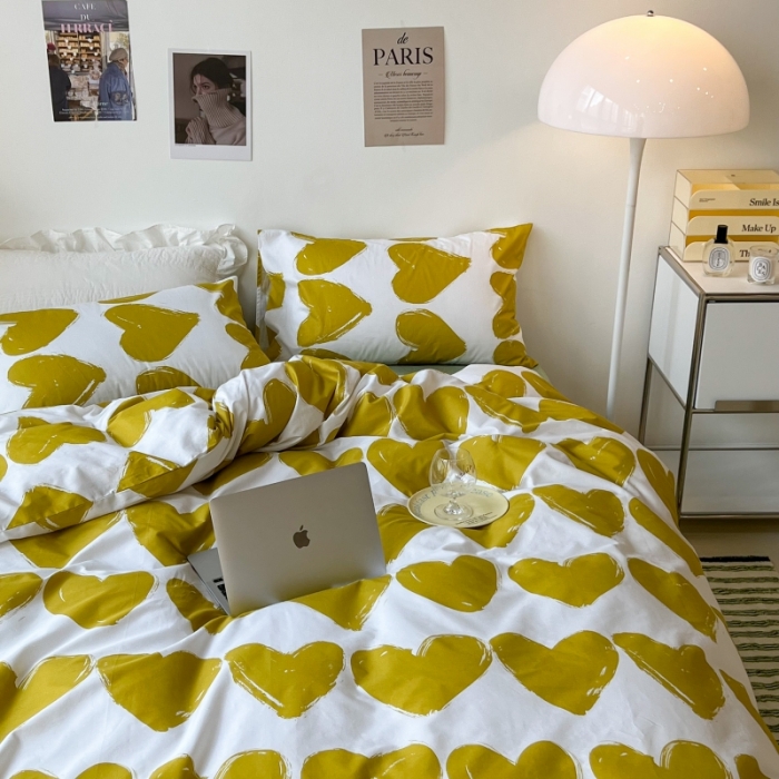 91家纺网 家纺一手货源 找家纺 昔可家纺 2022新款简约几何北欧风全棉四件套 黄色爱心
