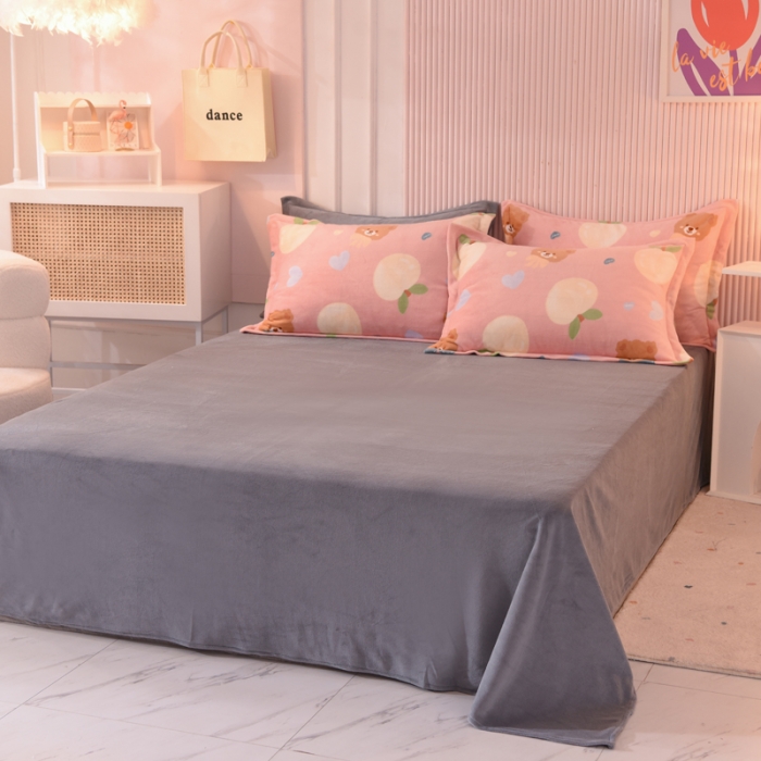 91家纺网 家纺一手货源 找家纺 梦之岛2022新款印花牛奶绒四件套 宝贝熊