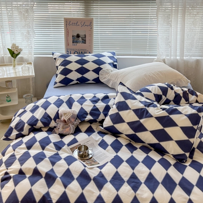 91家纺网 家纺一手货源 找家纺 昔可家纺 2022新款简约几何北欧风全棉四件套 蓝菱格
