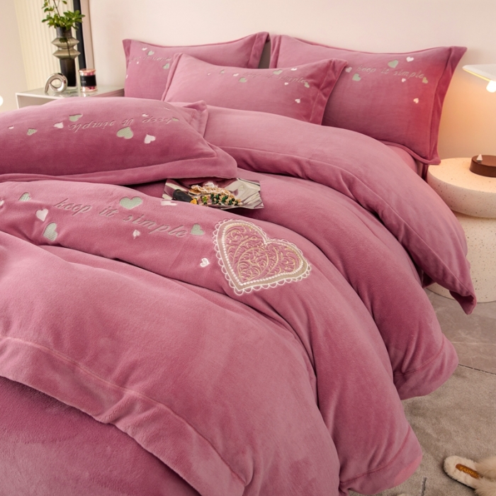 91家纺网 家纺一手货源 找家纺 绒博士新款牛奶绒刺绣压线款四件套-温暖爱心 温暖爱心-豆沙