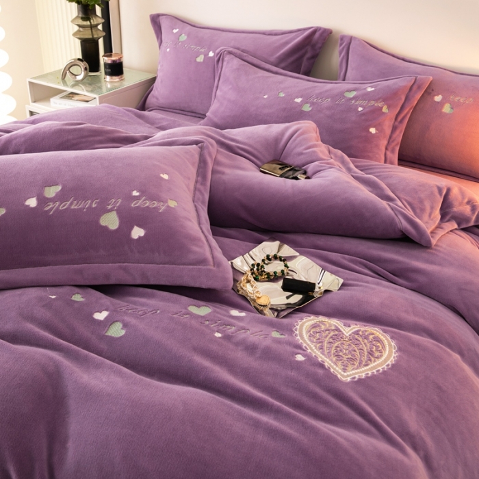 91家纺网 家纺一手货源 找家纺 绒博士新款牛奶绒刺绣压线款四件套-温暖爱心 温暖爱心-香芋紫